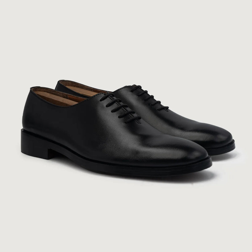 Director Wholecut Svart Leather Shoes for Herre