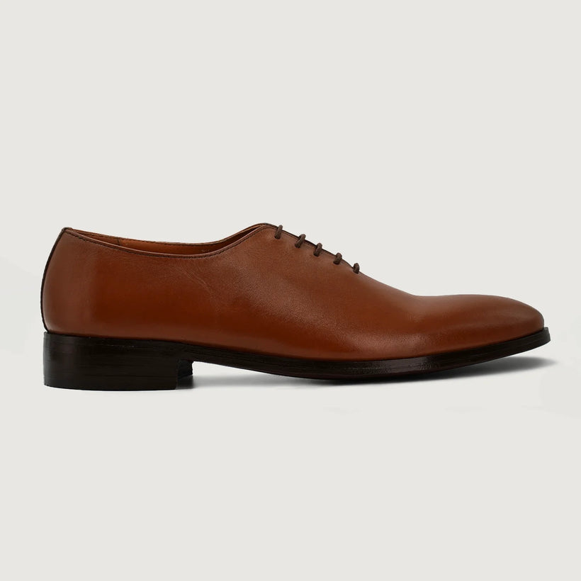 Director Wholecut Lys brun Leather Shoes for Herre