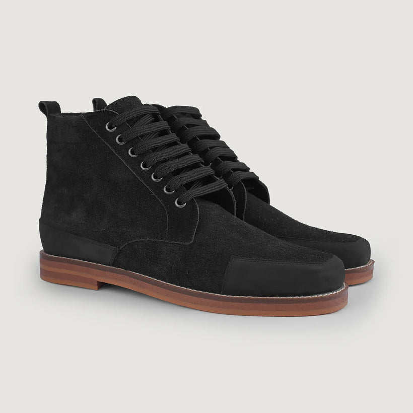 Carnell Moc Toe Svart Suede Boots for Herre