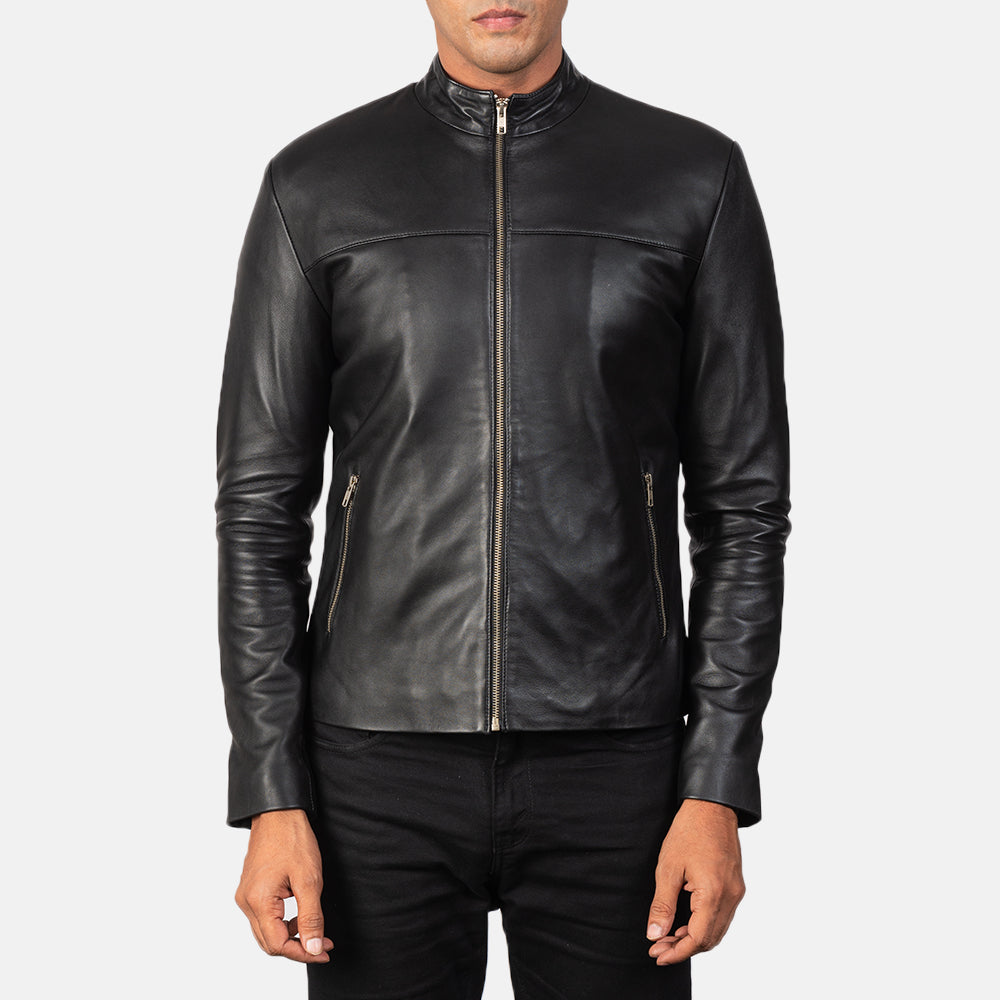 Men's Adornica Svart Bikerjakke i Skinn for Herre - Lateral Side Profile View Showing Sleeve Cut &amp; Athletic Taper Fit