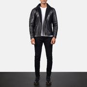 Close-Up Detail of Notch &amp; Zipper Hardware on Men's Alberto Shearling Svart Skinnjakke for Herre