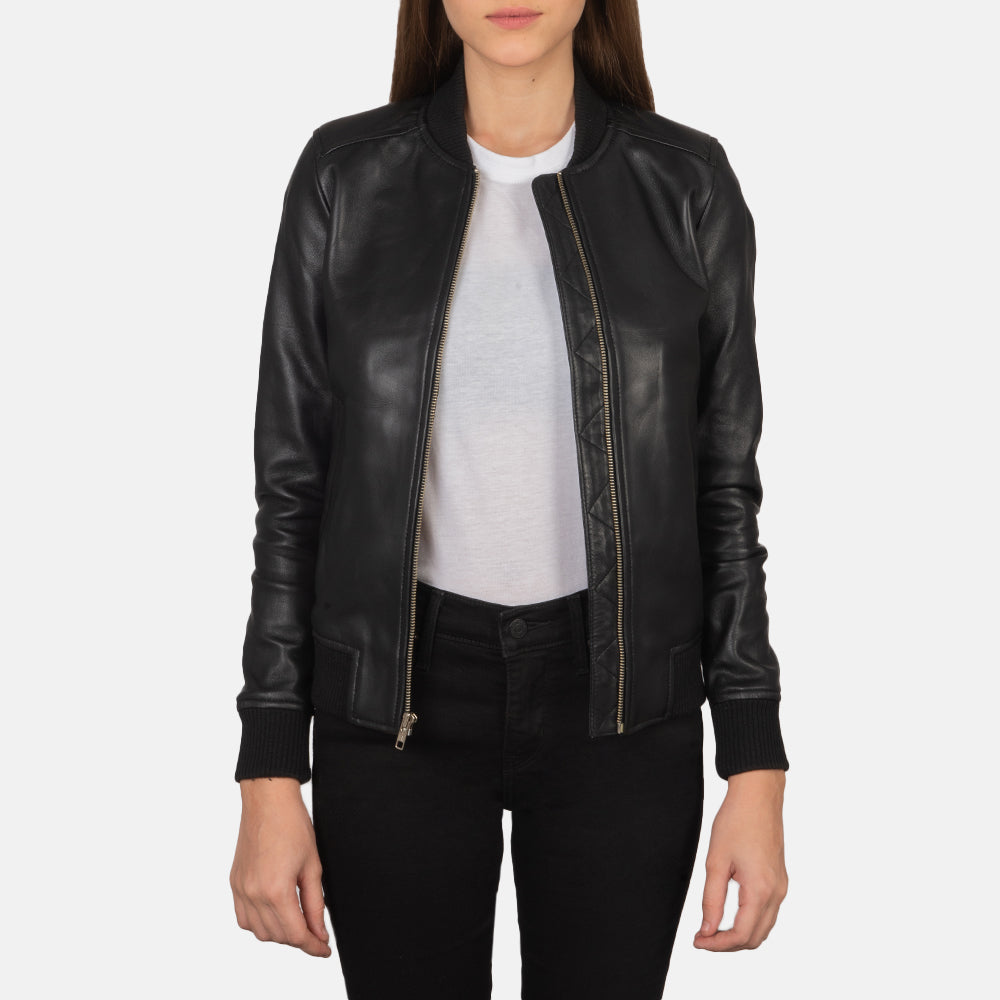 Women's Bliss Svart Bomberjakke i Skinn for Kvinner in Black Sheepskin Leather - Front Profile View &amp; Tailored Silhouette | Buy Online