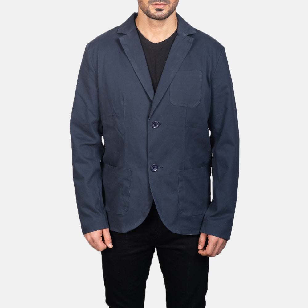 Close-Up Detail of Notch &amp; Button Hardware on Borges Navy Blue Skinnblazer for Herre