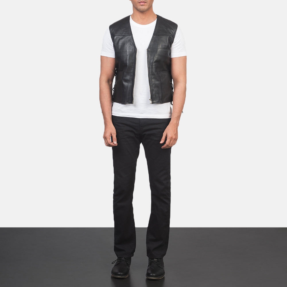 Men's Brandon Svart Skinnvest for Herre - Lateral Side Profile View Showing Sleeve Cut &amp; Athletic Taper Fit
