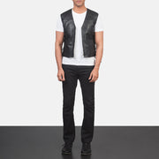 Men's Brandon Svart Skinnvest for Herre - Lateral Side Profile View Showing Sleeve Cut &amp; Athletic Taper Fit