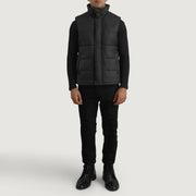 Bryan Svart Puffer Vest for Herre - Lateral Side Profile View Showing Sleeve Cut &amp; Athletic Taper Fit