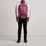 Close-Up Detail of Varsity &amp; Zipper Hardware on Clarke Maroon Varsity Skinnjakke for Herre