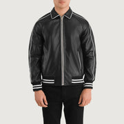 Close-Up Detail of Shirt collar &amp; Zipper Hardware on Cooper Svart Leather Varsity Skinnjakke for Herre