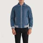 Close-Up Detail of Shirt collar &amp; Zipper Hardware on Cooper Blue Leather Varsity Skinnjakke for Herre