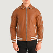 Close-Up Detail of Shirt collar &amp; Zipper Hardware on Cooper Lys brun Brun Leather Varsity Skinnjakke for Herre