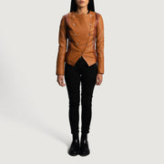 Close-Up Detail of Classic Collar &amp; Button Hardware on Women's County Lys brun Overlap Skinnjakke for Kvinner