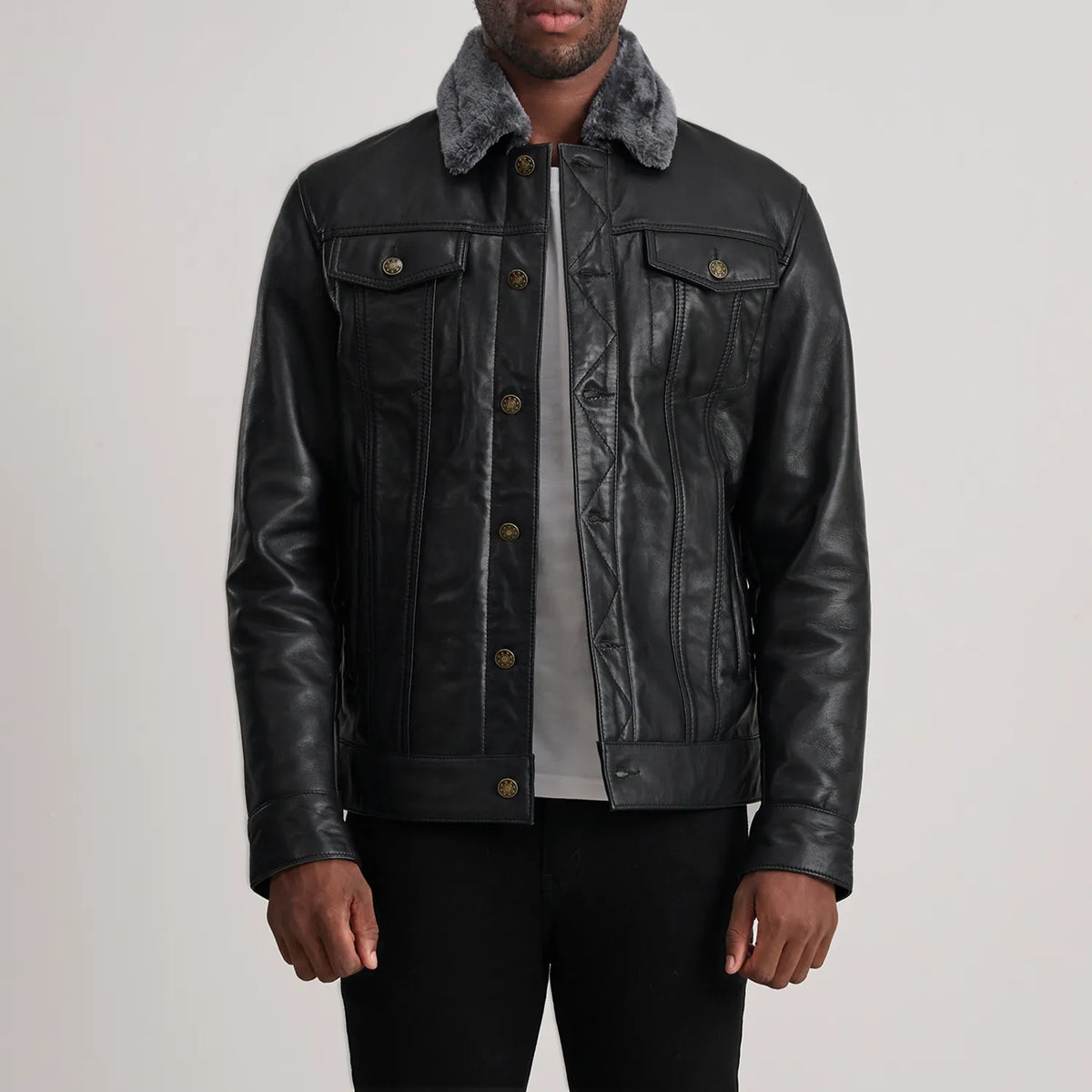 Dallis Svart Leather Shearling Trucker Skinnjakke for Herre in Black Sheepskin Leather - Front Profile View &amp; Tailored Silhouette | Buy Online