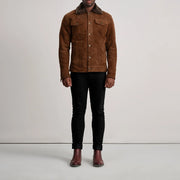 Dallis Brun Suede Shearling Trucker Skinnjakke for Herre - Lateral Side Profile View Showing Sleeve Cut &amp; Athletic Taper Fit