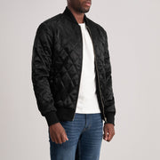 Danson Quilted Svart Varsity Skinnjakke for Herre - Lateral Side Profile View Showing Sleeve Cut &amp; Athletic Taper Fit