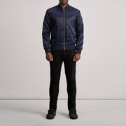 Close-Up Detail of Varsity &amp; Zipper Hardware on Danson Quilted Blue Varsity Skinnjakke for Herre