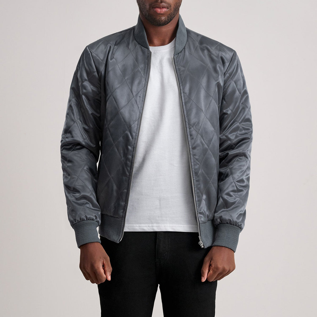 Danson Quilted Grey Varsity Skinnjakke for Herre - Lateral Side Profile View Showing Sleeve Cut &amp; Athletic Taper Fit