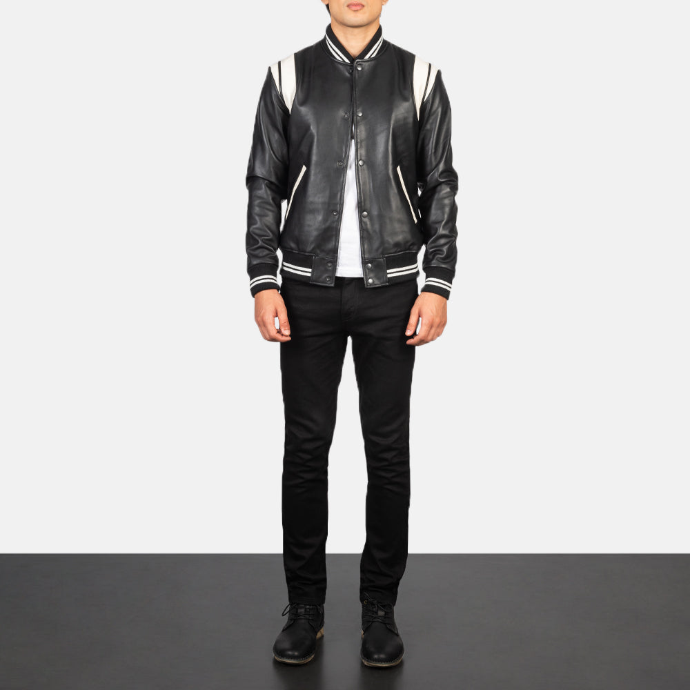 Men's Dantee Svart Leather Varsity Skinnjakke for Herre - Lateral Side Profile View Showing Sleeve Cut &amp; Athletic Taper Fit