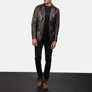 Daron Brun Skinnblazer for Herre - Lateral Side Profile View Showing Sleeve Cut &amp; Athletic Taper Fit