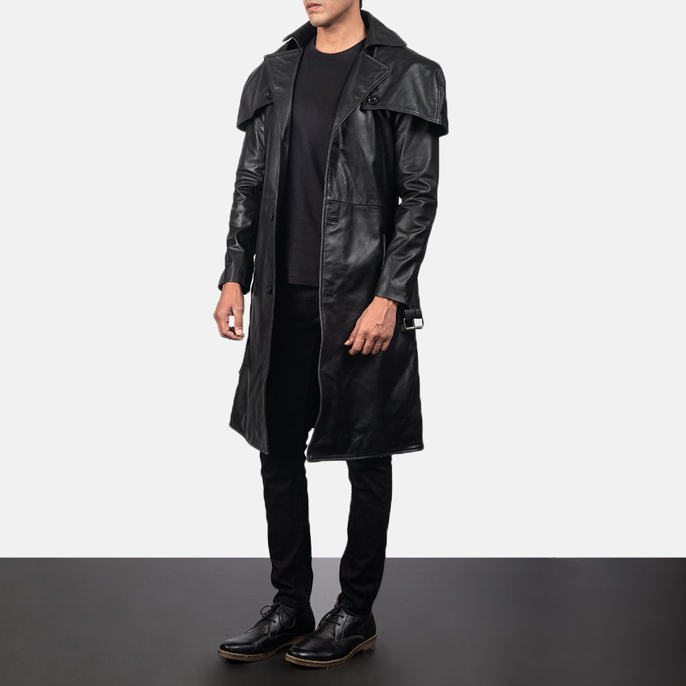 Men's Deux Svart Leather Duster for Herre - Lateral Side Profile View Showing Sleeve Cut &amp; Athletic Taper Fit