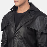 Close-Up Detail of Classic Collar &amp; Buttons + Belt Hardware on Men's Deux Svart Leather Duster for Herre