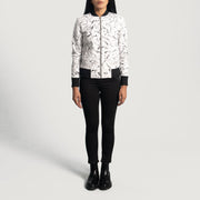 Close-Up Detail of Varsity &amp; Zipper Hardware on Women's Donna Blake White Bomberjakke i Skinn for Kvinner