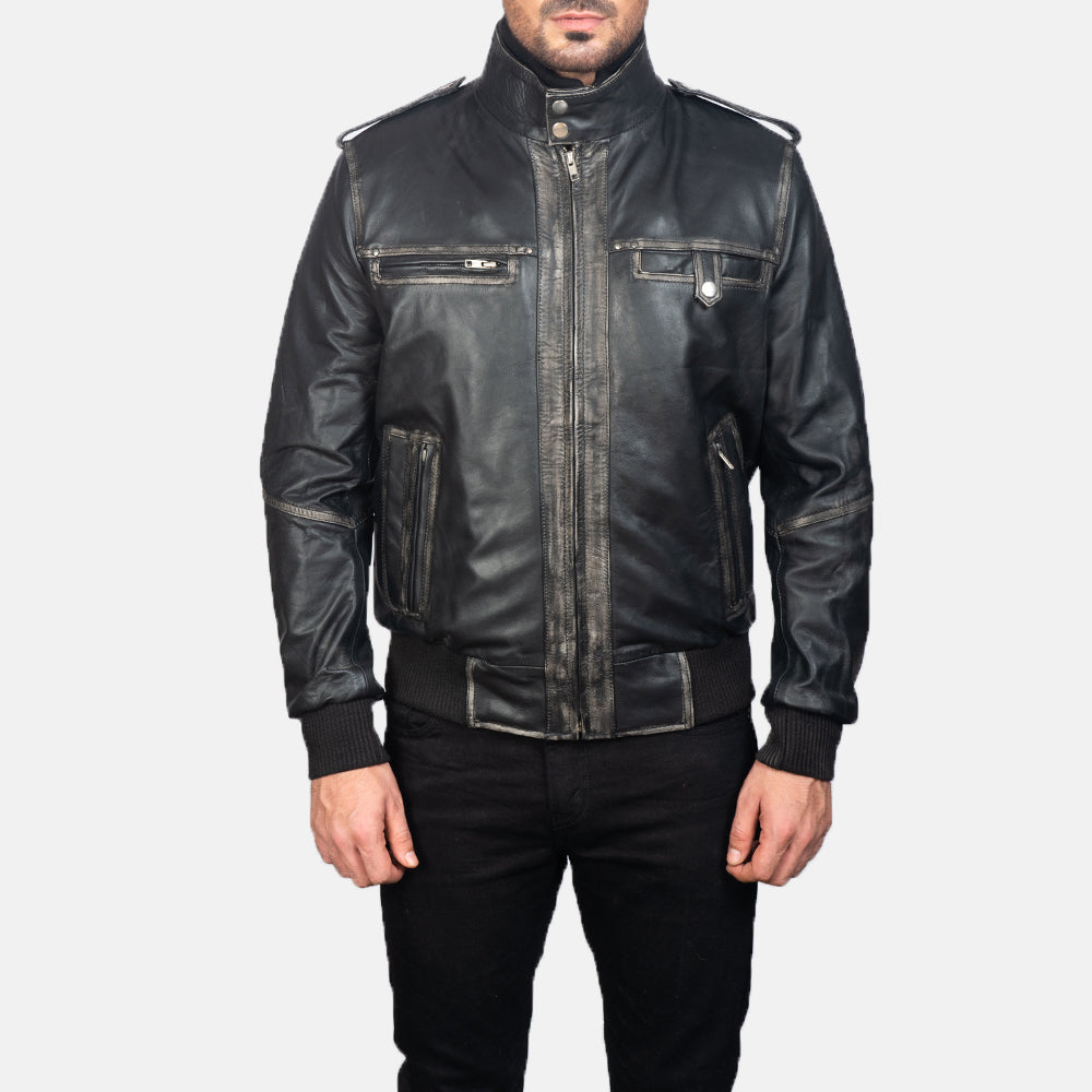 Glen Street Svart Bomberjakke i Skinn for Herre in Black Cowhide Leather - Front Profile View &amp; Tailored Silhouette | Buy Online