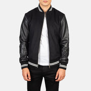 Harrison Svart Hybrid Varsity Skinnjakke for Herre in Black Sheepskin Leather - Front Profile View &amp; Tailored Silhouette | Buy Online