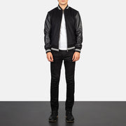 Close-Up Detail of Knit Rib &amp; zipper Hardware on Harrison Svart Hybrid Varsity Skinnjakke for Herre