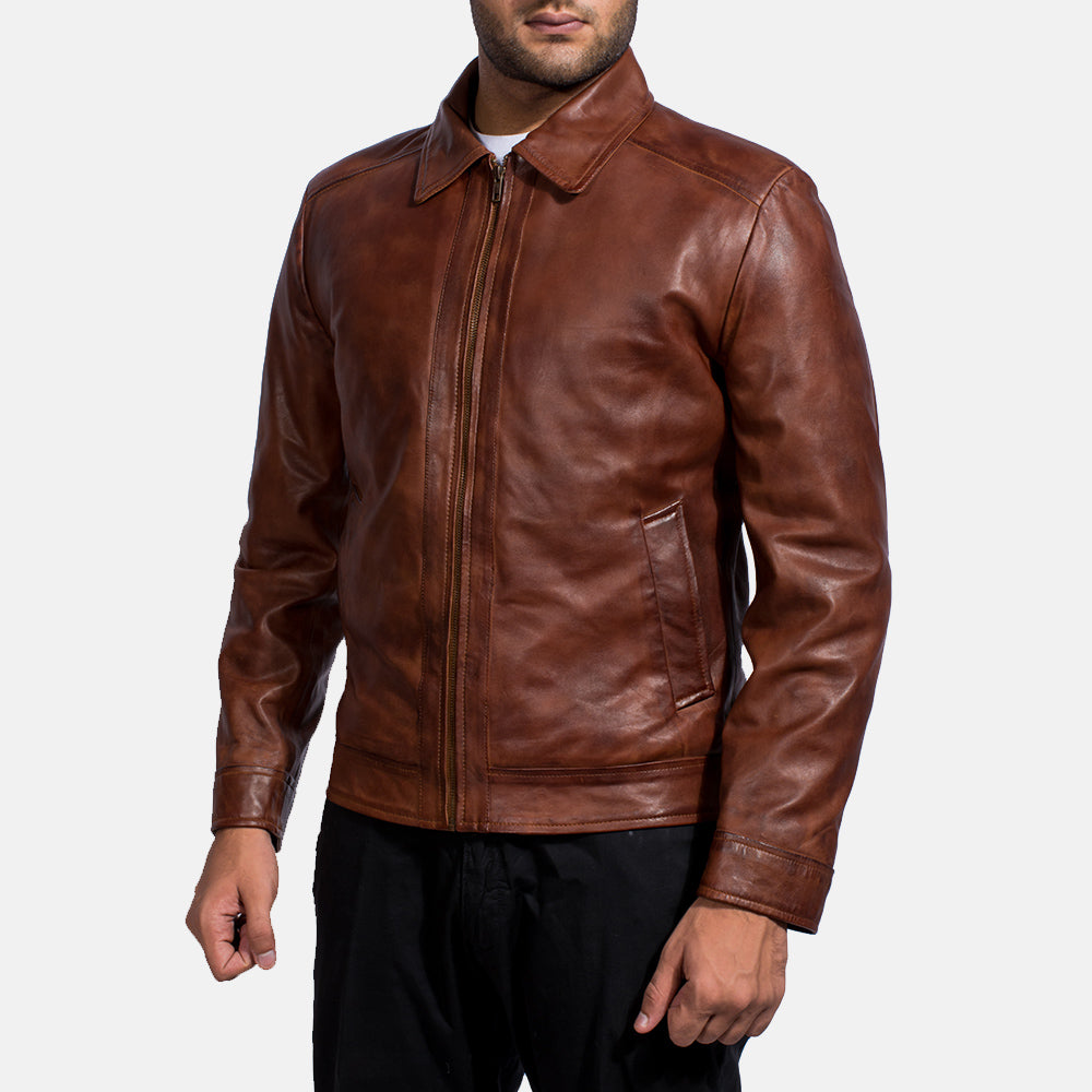 Styled Fit Perspective of Men's Inferno Brun Skinnjakke for Herre on Model - Natural Daylight Drape