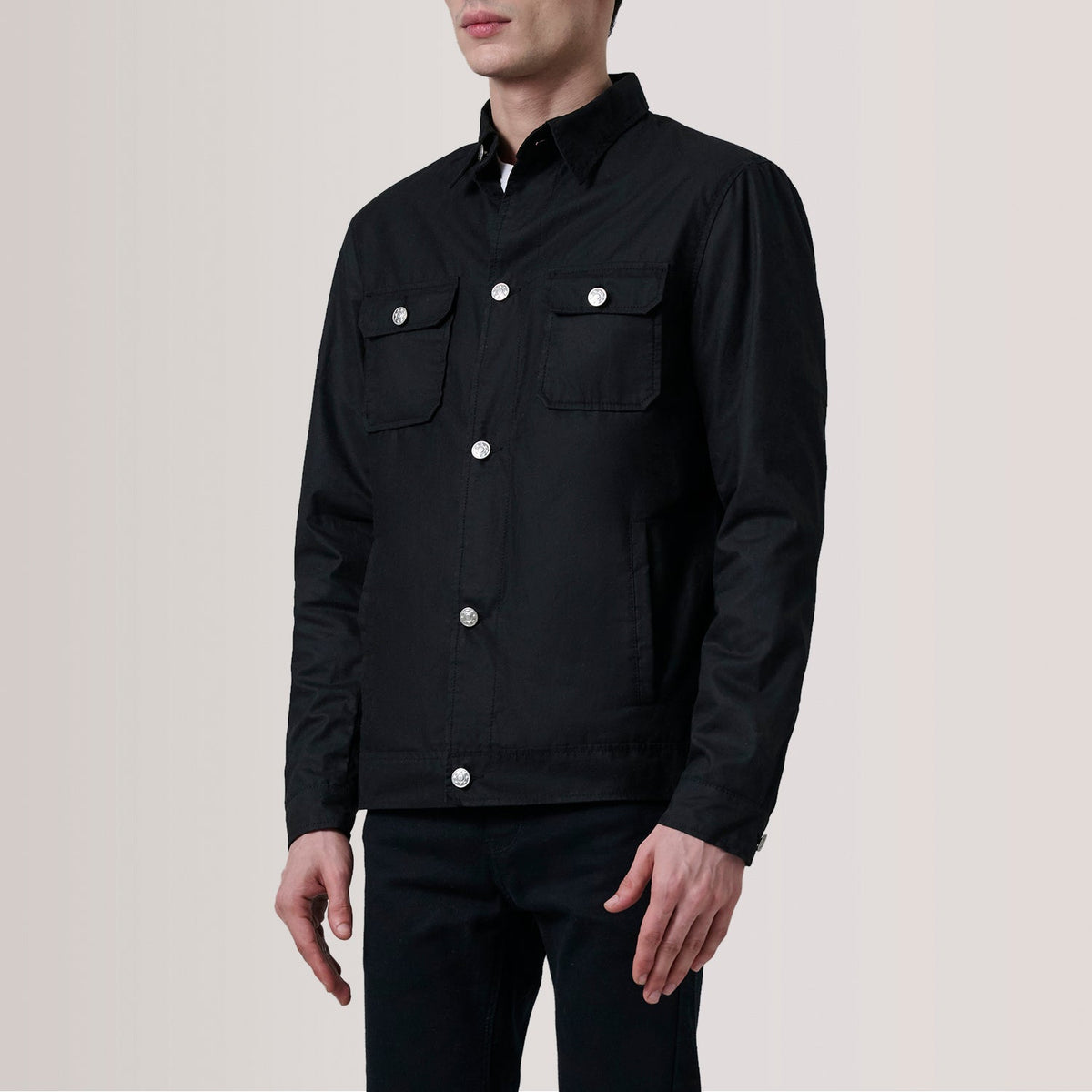 Irwin Svart Waxed Canvas Field Skinnjakke for Herre For Men - Lateral Side Profile View Showing Sleeve Cut &amp; Athletic Taper Fit