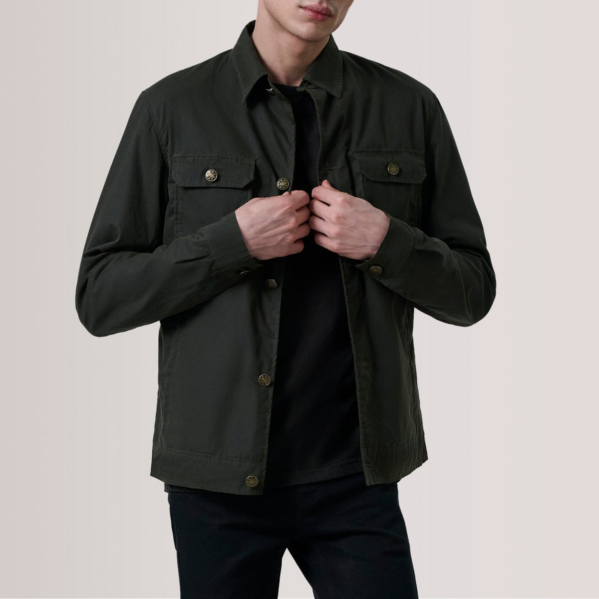 Irwin Olive Waxed Canvas Field Skinnjakke for Herre For Men in Olive Waxed Cotton Canvas - Front Profile View &amp; Tailored Silhouette | Buy Online