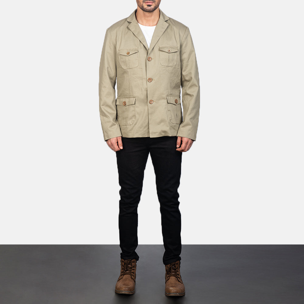 Kajetan Beige Safari Skinnjakke for Herre - Lateral Side Profile View Showing Sleeve Cut &amp; Athletic Taper Fit