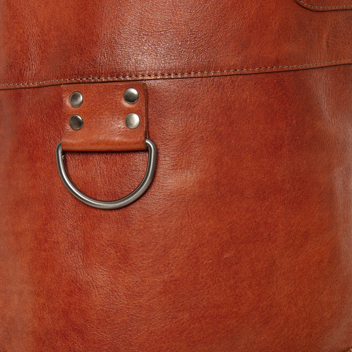 Close-Up Detail of Classic Collar &amp; Heavy-Duty Zipper Hardware on Leather Apron Churrasco for Kvinner