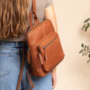 Floran Full-Grain Leather Backpack for Kvinner – alternate product view 2