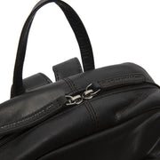 Solid Antique Brass Hardware &amp; Heavy-Duty Dual Zipper Detail on Santana Full-Grain Leather Backpack for Kvinner