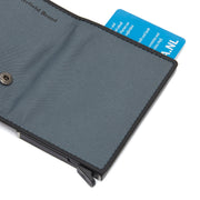 Solid Antique Brass Hardware &amp; Heavy-Duty Dual Zipper Detail on Delsbo Full-Grain Leather Card Holder for Kvinner