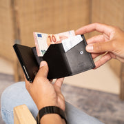 Lancaster Full-Grain Leather Card Holder for Kvinner - Structured Side Profile Showing Gusset Depth &amp; Expansion Capacity