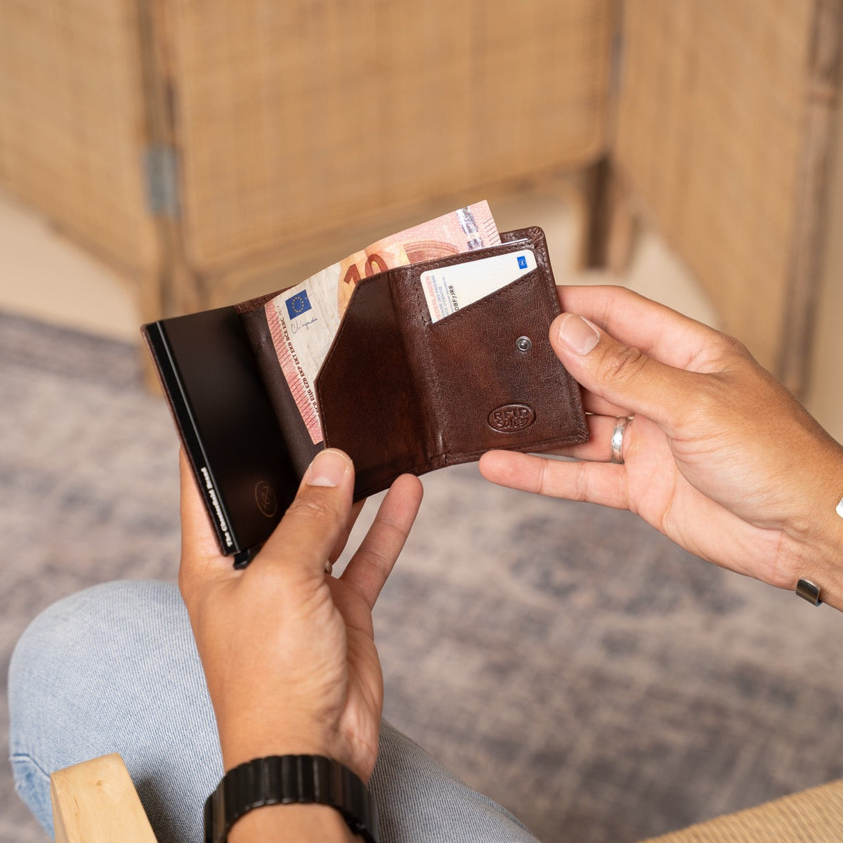 Paris Full-Grain Leather Card Holder for Kvinner – alternate product view 3