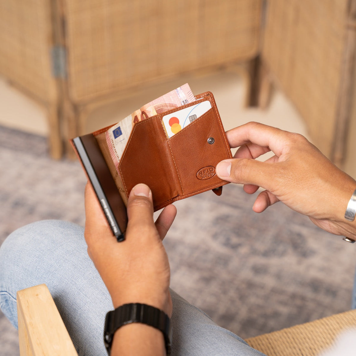 Paris Full-Grain Leather Card Holder for Kvinner – alternate product view 3