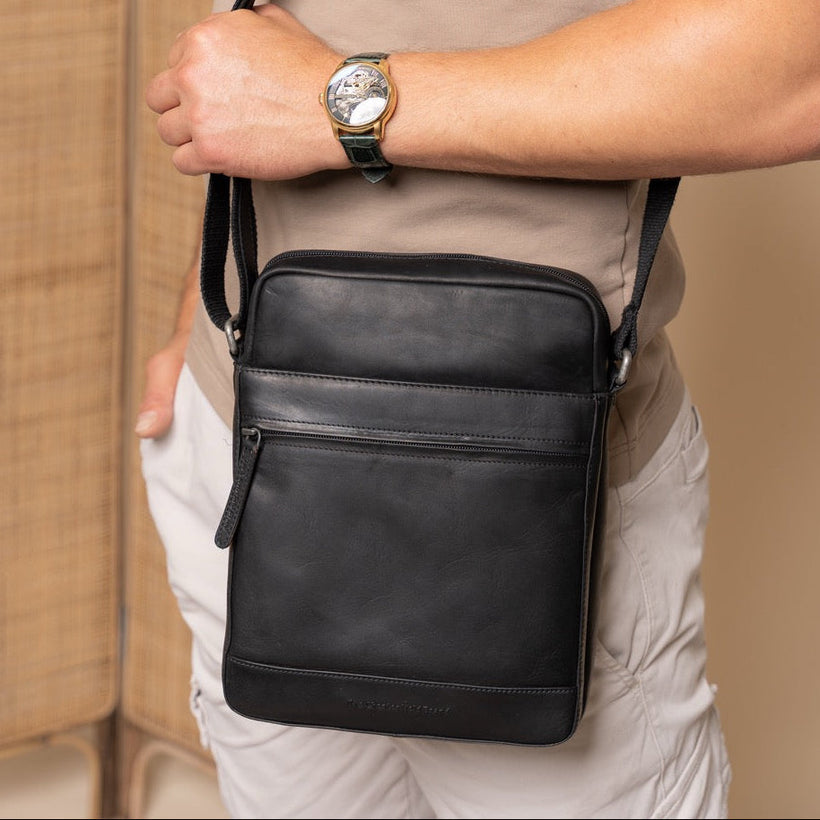Anzora Full-Grain Leather Crossbody Bag for Herre
