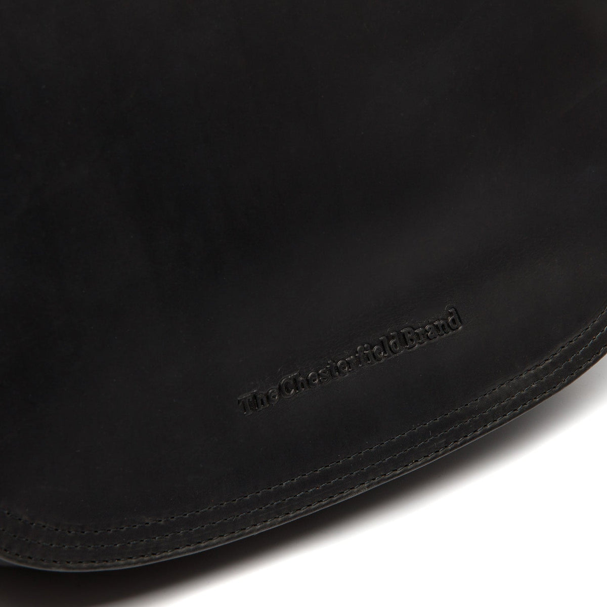 Solid Antique Brass Hardware &amp; Heavy-Duty Dual Zipper Detail on Everglades Full-Grain Leather Crossbody Bag for Kvinner
