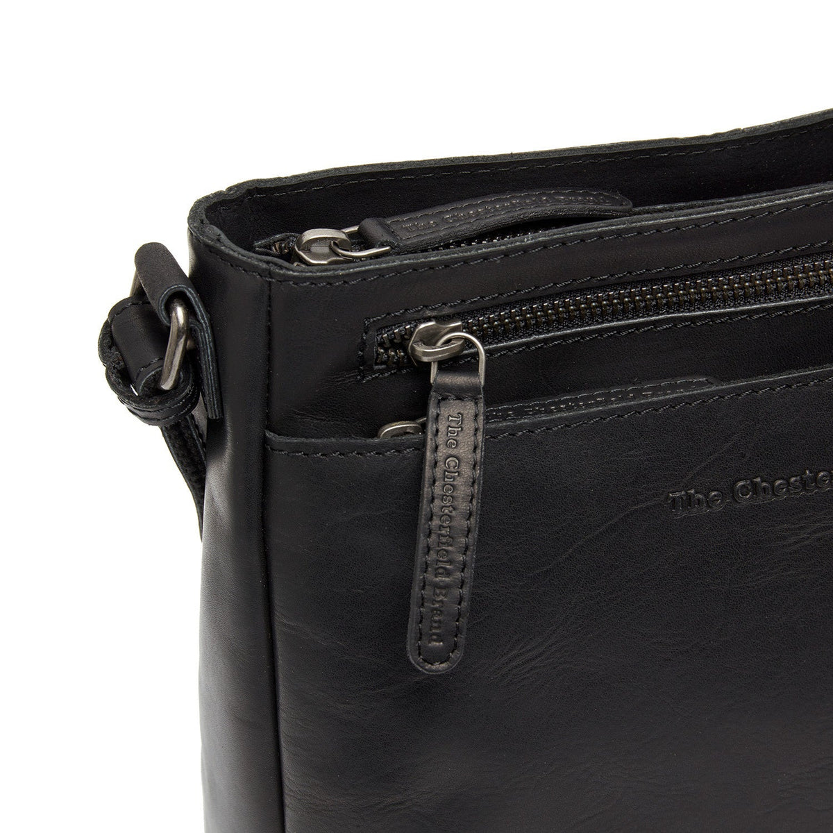 Solid Antique Brass Hardware &amp; Heavy-Duty Dual Zipper Detail on Mumbai Full-Grain Leather Crossbody Bag for Kvinner