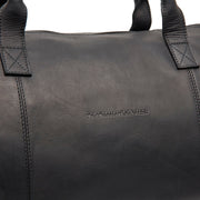 Close-Up Detail of Classic Collar &amp; Heavy-Duty Zipper Hardware on Leather Garment Bag Finlay for Kvinner
