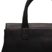 Close-Up Detail of Classic Collar &amp; Heavy-Duty Zipper Hardware on Garda Full-Grain Leather Handbag for Kvinner