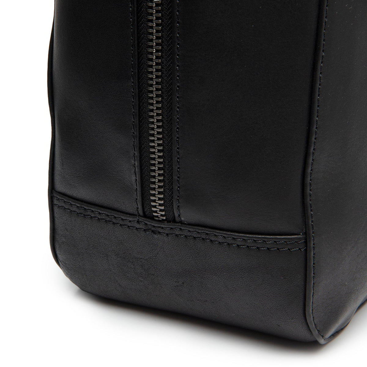 Solvin Full-Grain Leather Handbag for Kvinner - Lateral Side Profile View Showing Sleeve Cut &amp; Athletic Taper Fit