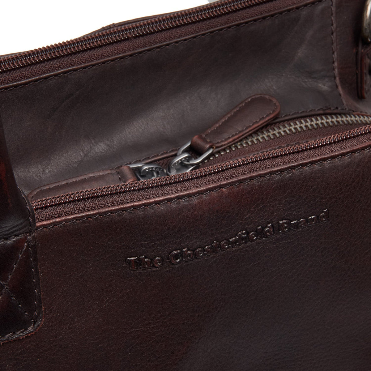 Styled Fit Perspective of Solvin Full-Grain Leather Handbag for Kvinner on Model - Natural Daylight Drape