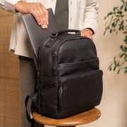 Austin Full-Grain Leather Laptop Backpack for Kvinner - Structured Side Profile Showing Gusset Depth &amp; Expansion Capacity