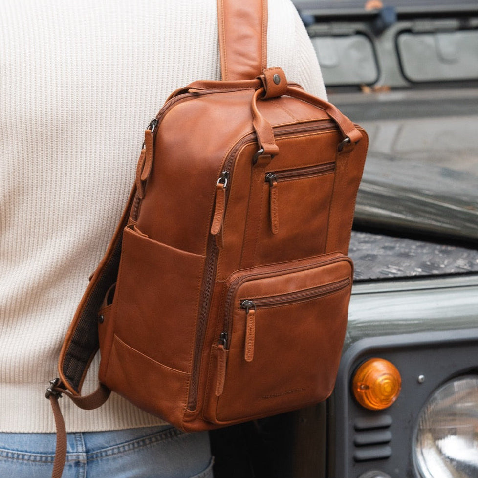 Calden Full-Grain Leather Laptop Backpack for Kvinner – alternate product view 2