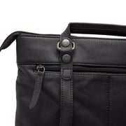 Caldero Full-Grain Leather Laptop Backpack for Kvinner - Structured Side Profile Showing Gusset Depth &amp; Expansion Capacity
