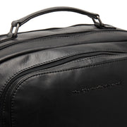 100% Full-Grain Wax Pull-Up 100% Full-Grain Leather Grain Texture & Handcrafted Patina Detail